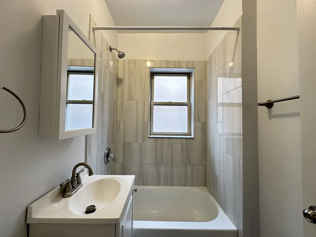 6347 N Magnolia Ave, ,  60660, USA 60660-unit#1M-Chicago-IL