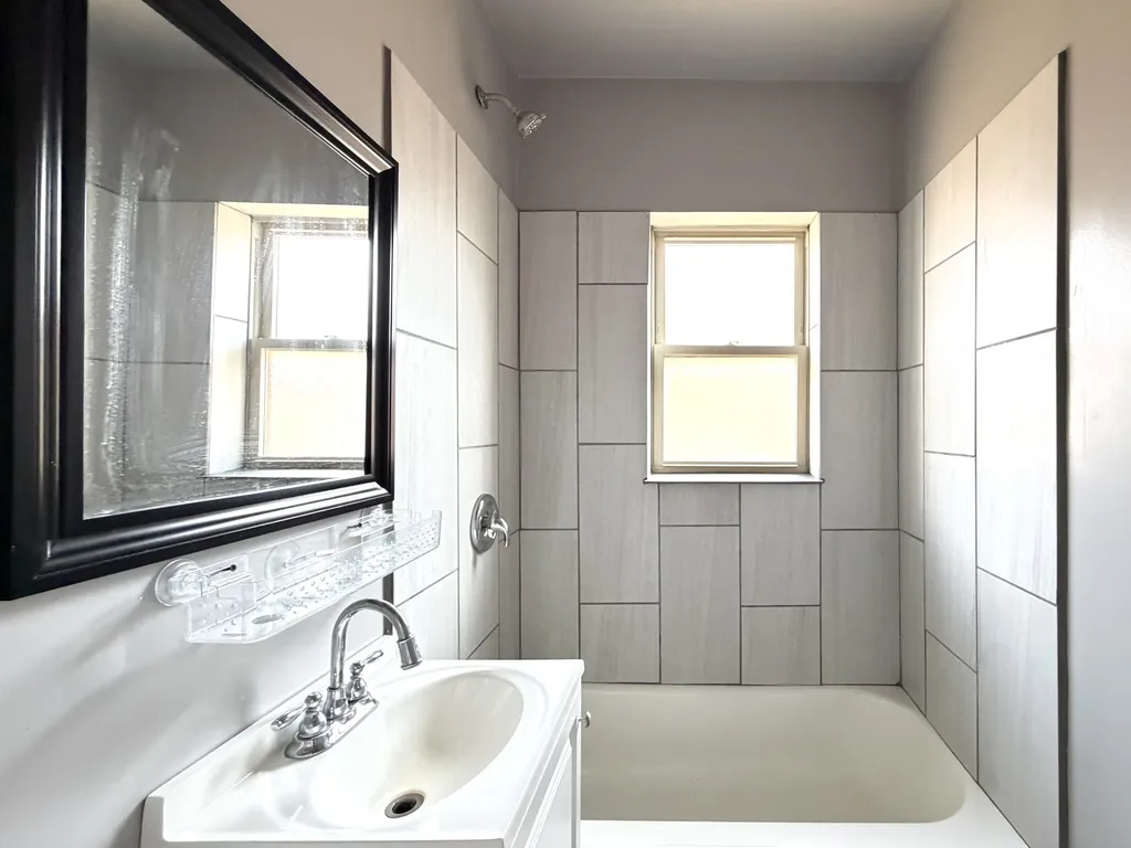 6347 N Magnolia Ave, , 60660, USA 60660-unit#3M-Chicago-IL