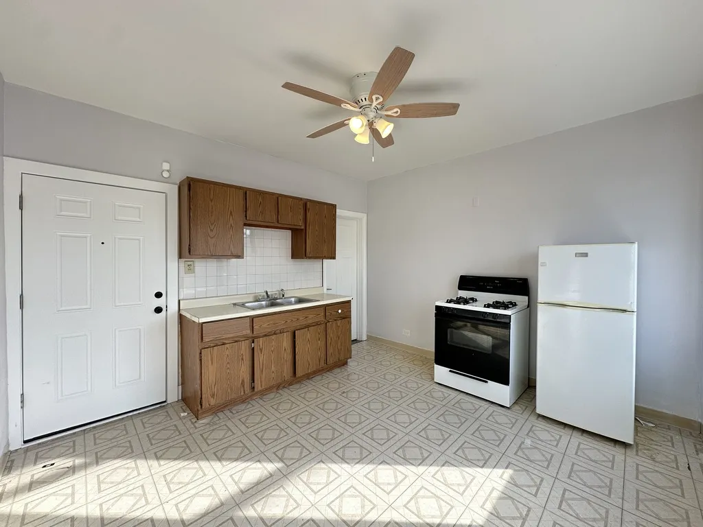 4393 N Elston Ave, ,  60641, USA 60641-unit#5-Chicago-IL