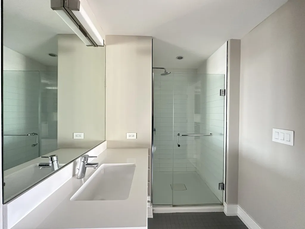 941 W Belmont Ave, ,  60657, USA 60657-unit#604-Chicago-IL