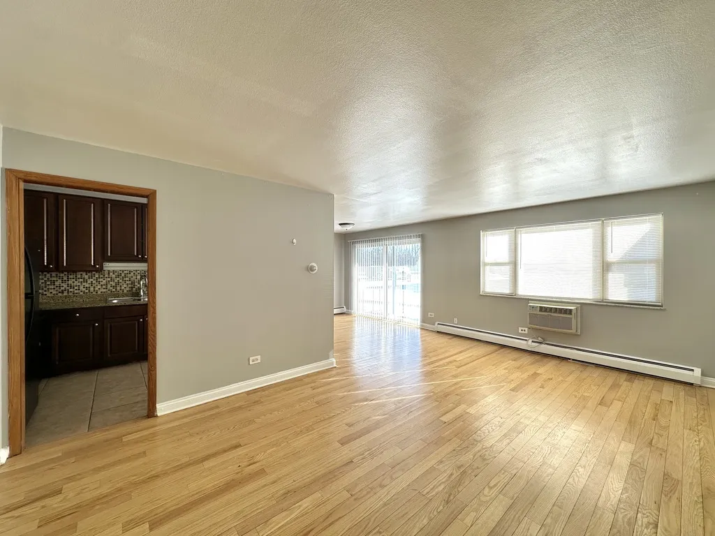 1004 S River Rd, Des Plaines,  60016, USA 60016-unit#102-Chicago-IL