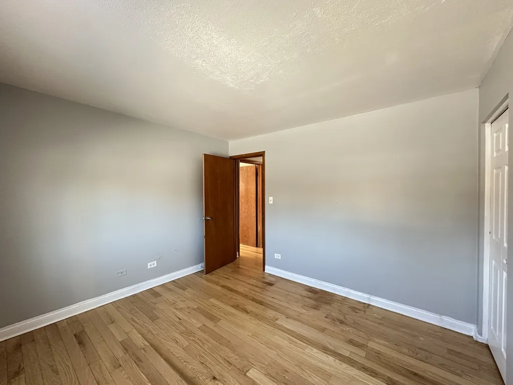 1004 S River Rd, Des Plaines,  60016, USA 60016-unit#102-Chicago-IL