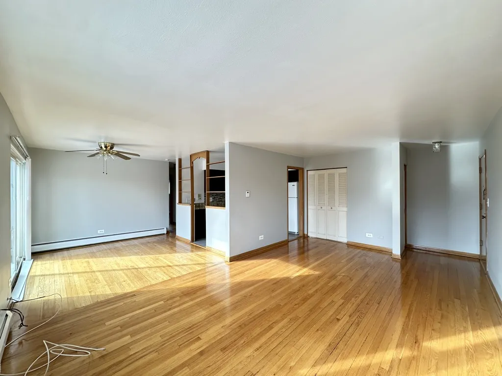 1004 S River Rd, Des Plaines,  60016, USA 60016-unit#301-Chicago-IL
