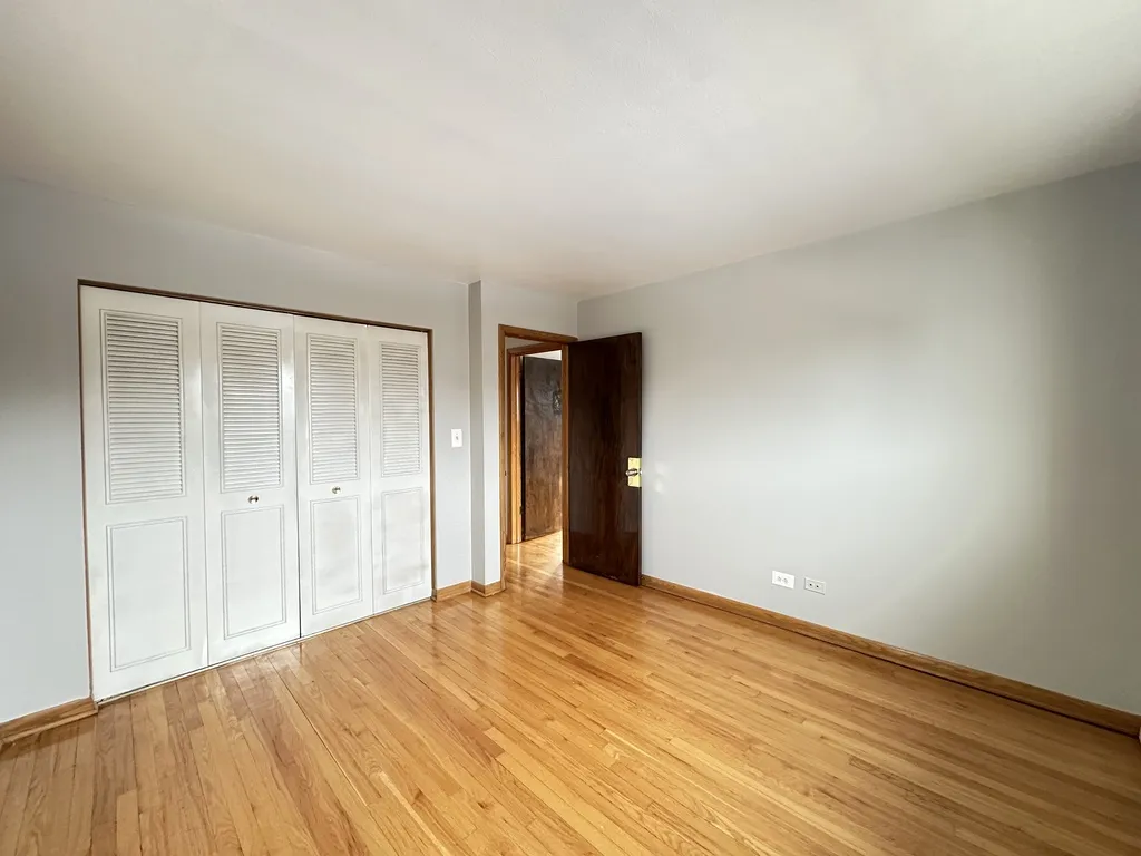 1004 S River Rd, Des Plaines,  60016, USA 60016-unit#301-Chicago-IL
