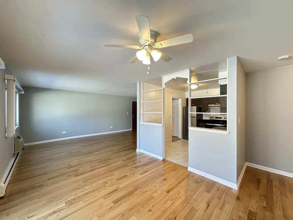 1639 Oakwood Ave, Des Plaines,  60016, USA 60016-unit#102-Chicago-IL