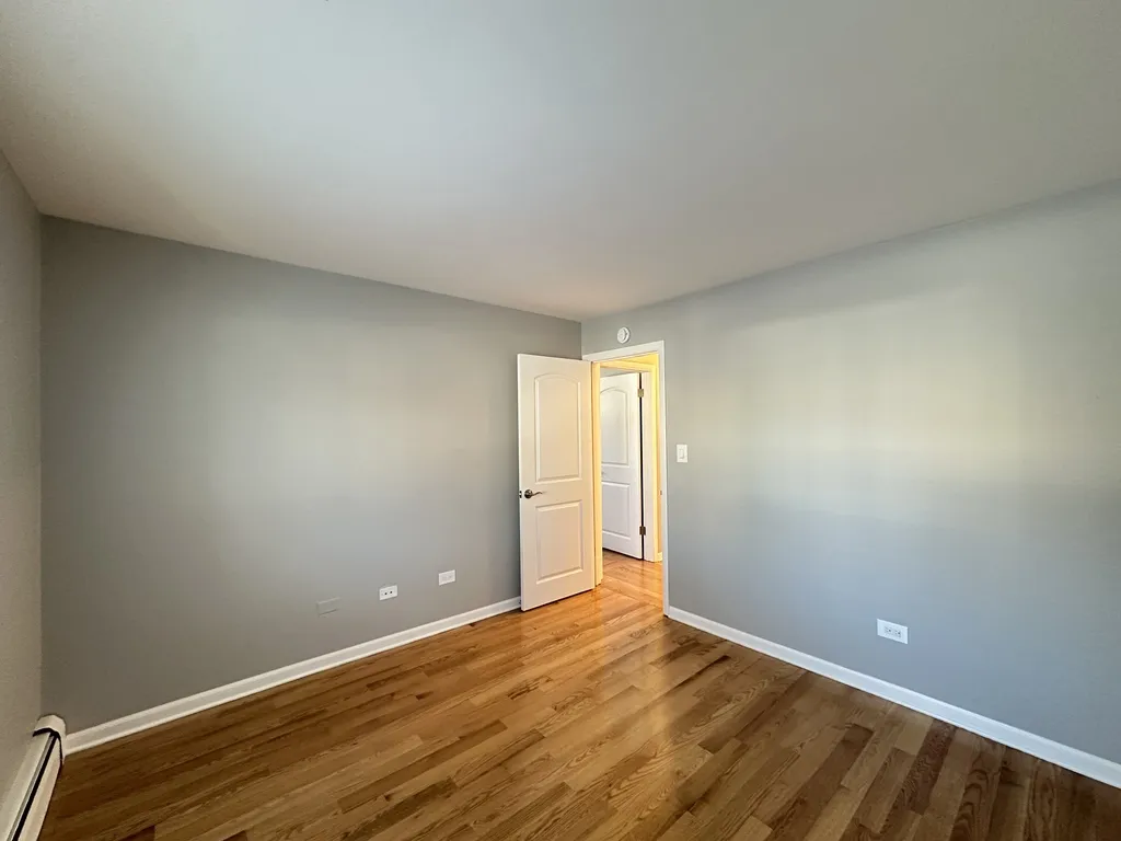 1639 Oakwood Ave, Des Plaines,  60016, USA 60016-unit#102-Chicago-IL