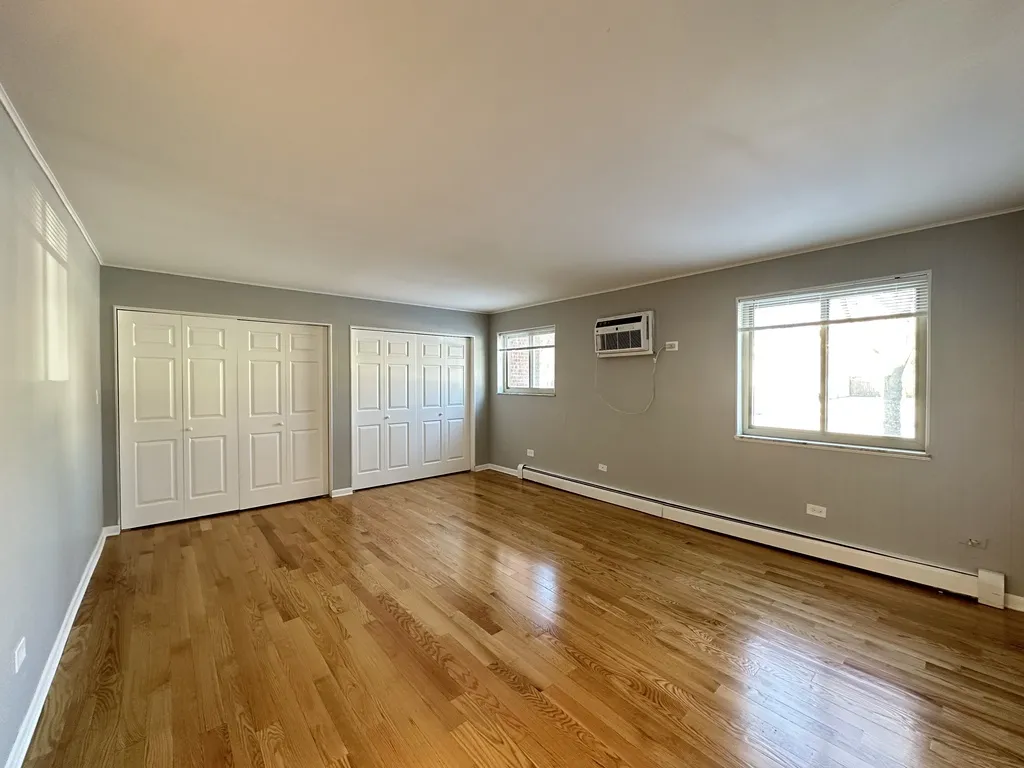 1639 Oakwood Ave, Des Plaines,  60016, USA 60016-unit#102-Chicago-IL