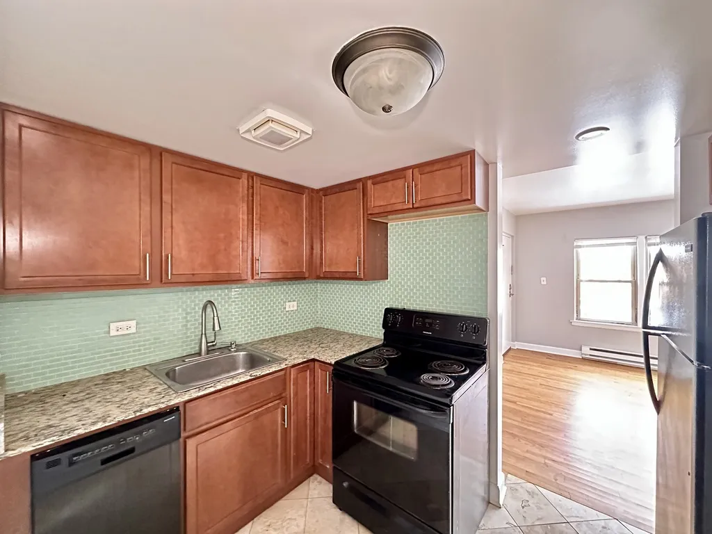 7628 N Milwaukee Ave, Niles, 60714, USA 60714-unit#2A-Chicago-IL