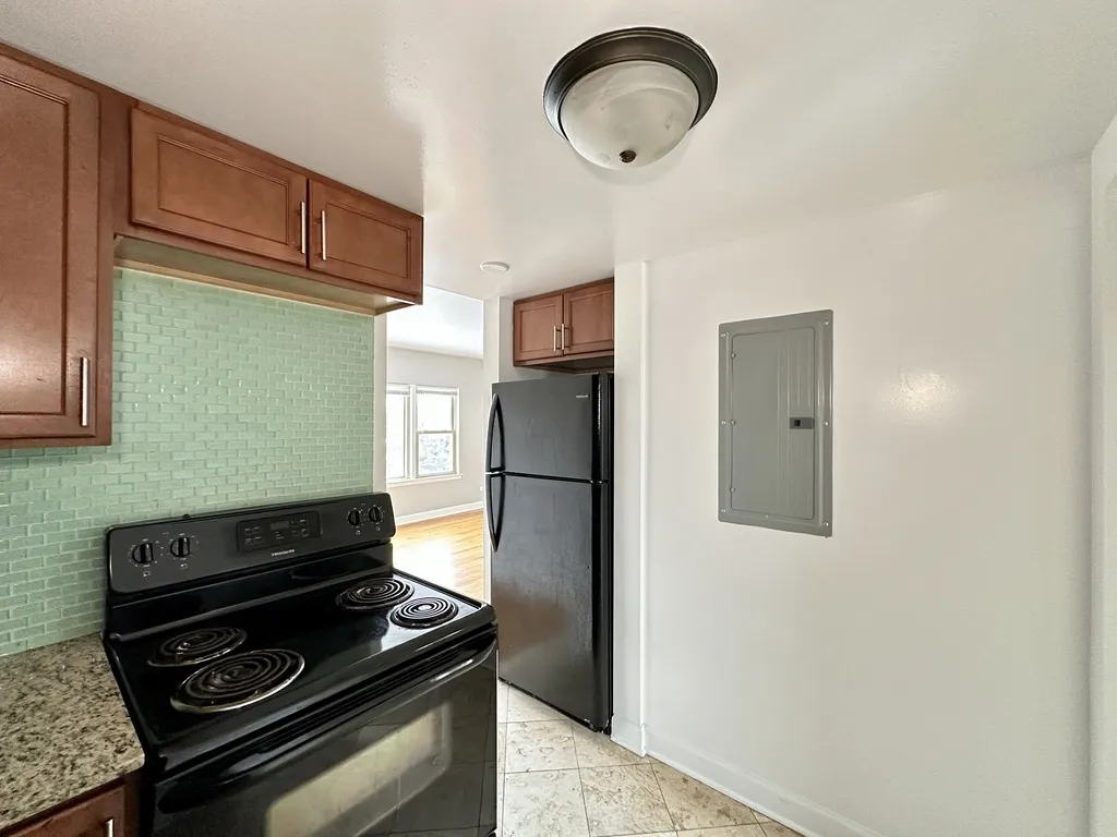 7628 N Milwaukee Ave, Niles, 60714, USA 60714-unit#2A-Chicago-IL