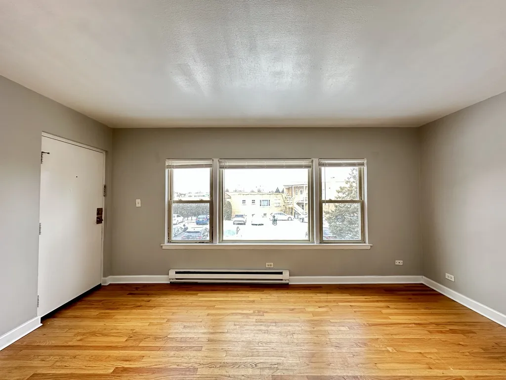 7628 N Milwaukee Ave, Niles, 60714, USA 60714-unit#2A-Chicago-IL