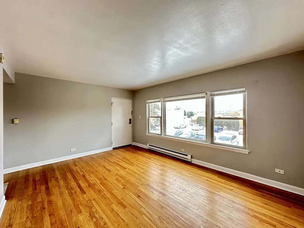 7628 N Milwaukee Ave, Niles, 60714, USA 60714-unit#2A-Chicago-IL