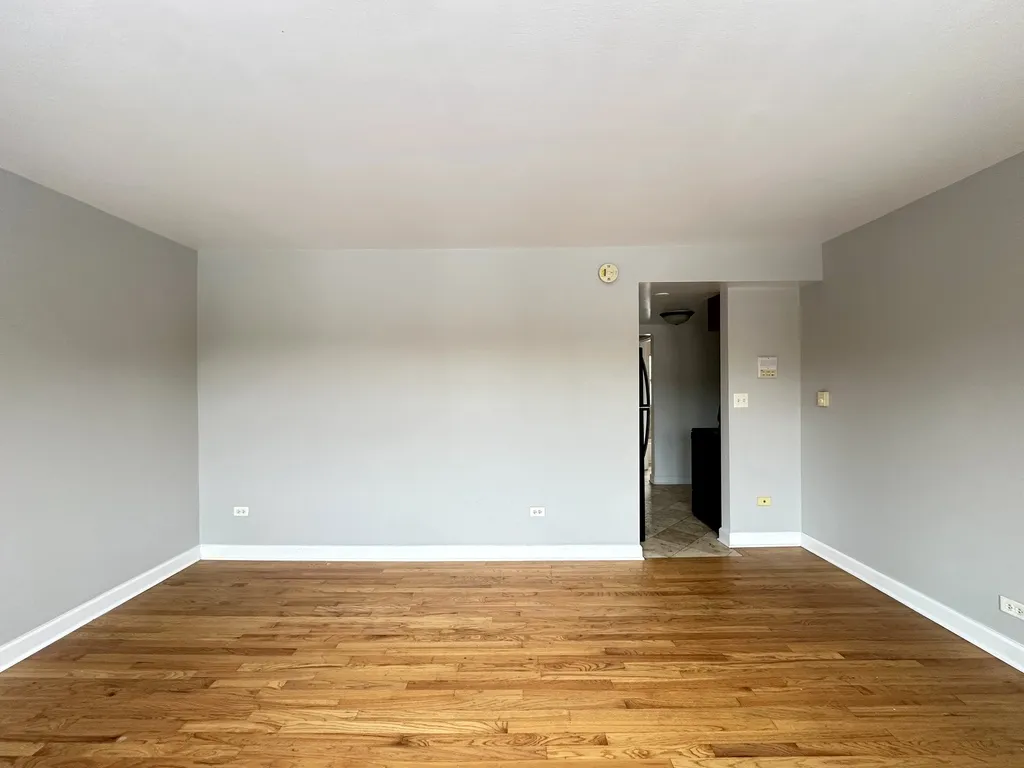 7628 N Milwaukee Ave, Niles, 60714, USA 60714-unit#2A-Chicago-IL