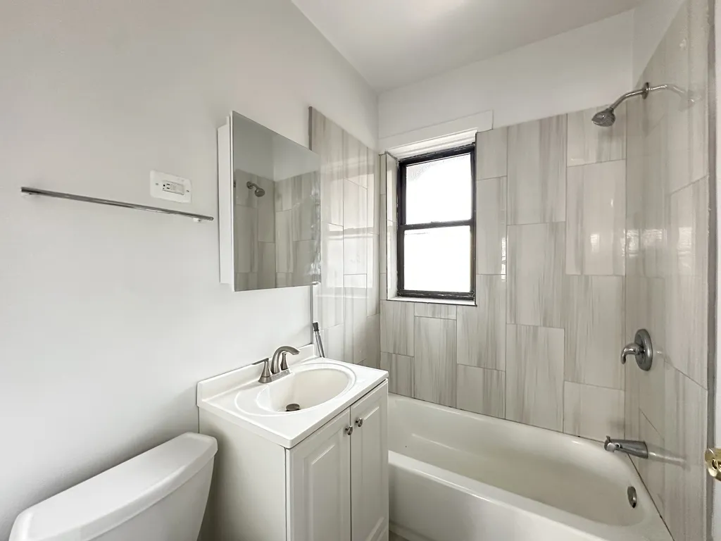 1317 W Estes Ave, ,  60626, USA 60626-unit#4-Chicago-IL