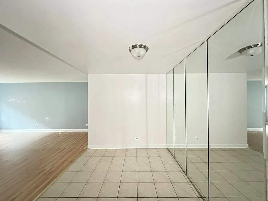 3825 N Pine Grove Ave, ,  60613, USA 60613-unit#103-Chicago-IL