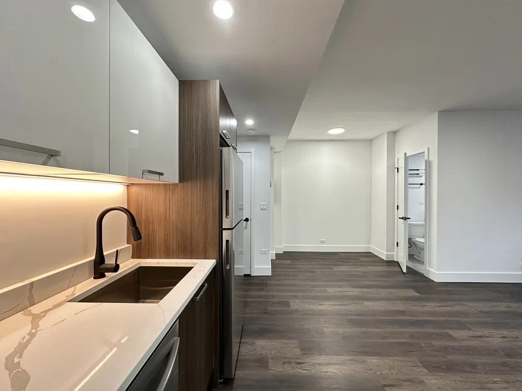 1553 W Hollywood Ave, ,  60660, USA 60660-unit#202-Chicago-IL