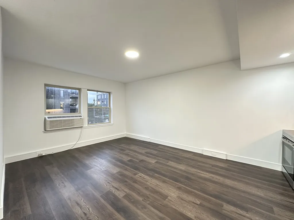 1553 W Hollywood Ave, ,  60660, USA 60660-unit#202-Chicago-IL