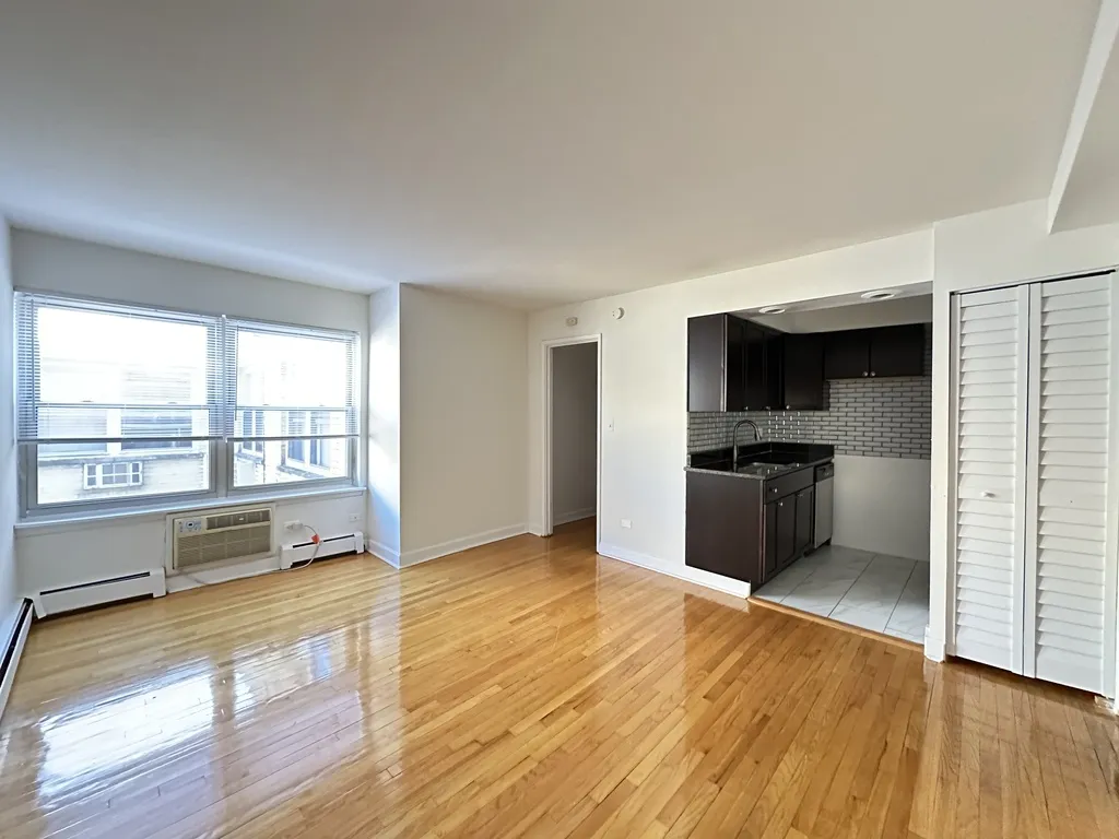6830 N Sheridan Rd, ,  60626, USA 60626-unit#563-Chicago-IL
