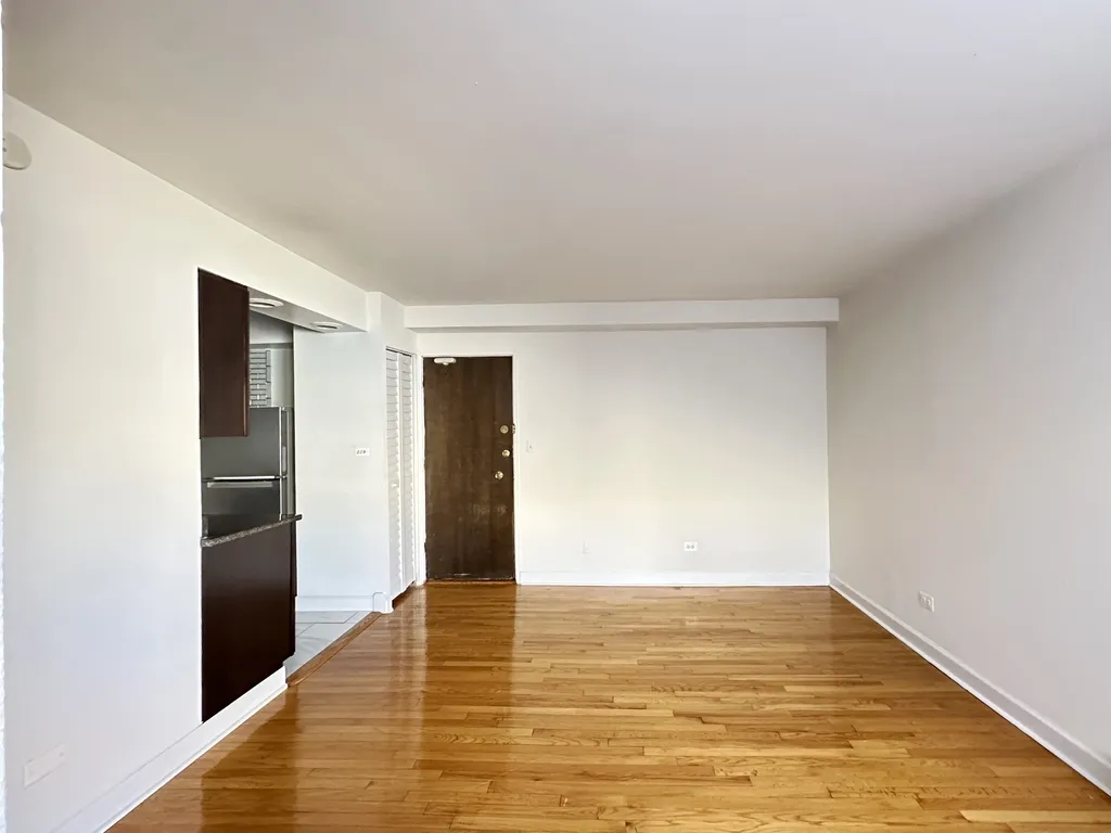 6830 N Sheridan Rd, ,  60626, USA 60626-unit#563-Chicago-IL
