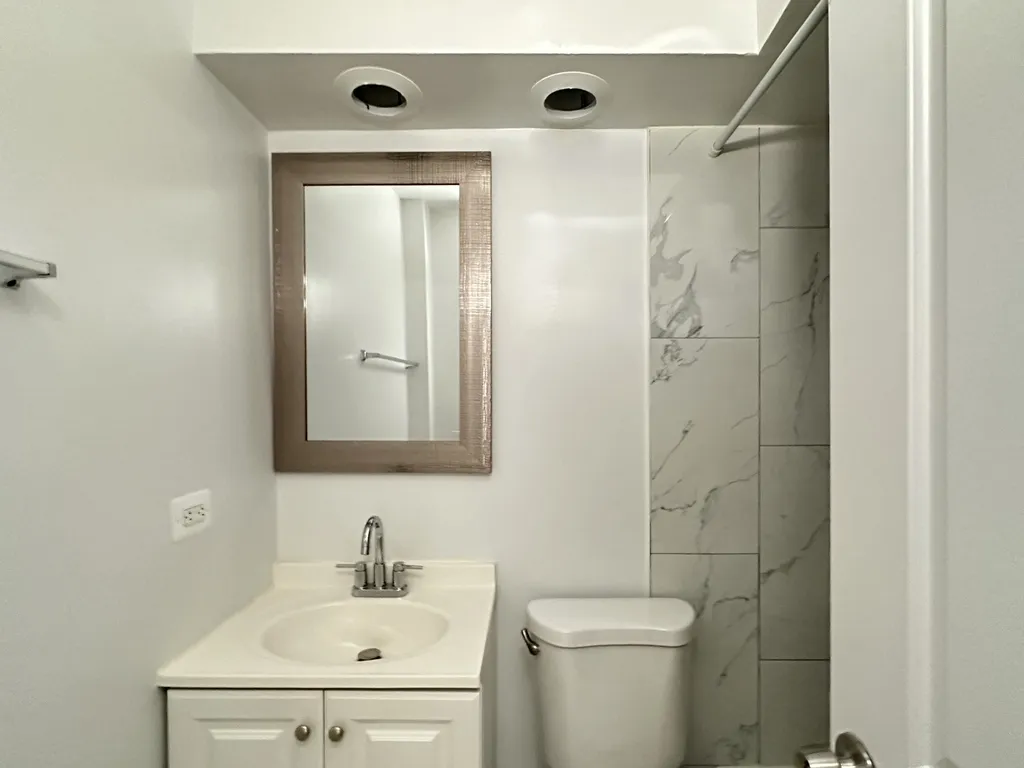 6830 N Sheridan Rd, ,  60626, USA 60626-unit#563-Chicago-IL