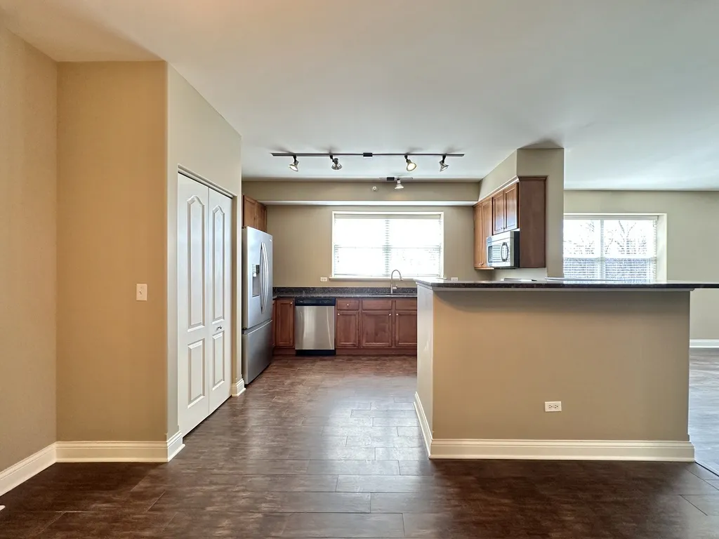 2 Itasca Place, Itasca,  60143, USA 60143-unit#219-Chicago-IL