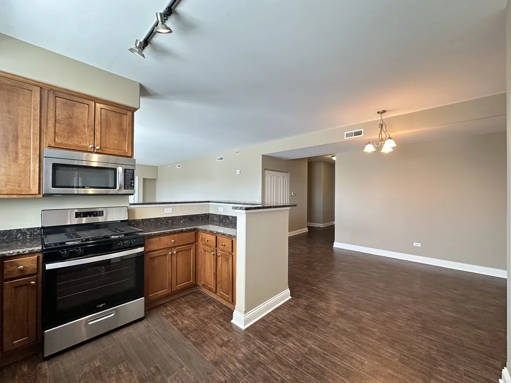 2 Itasca Place, Itasca,  60143, USA 60143-unit#219-Chicago-IL