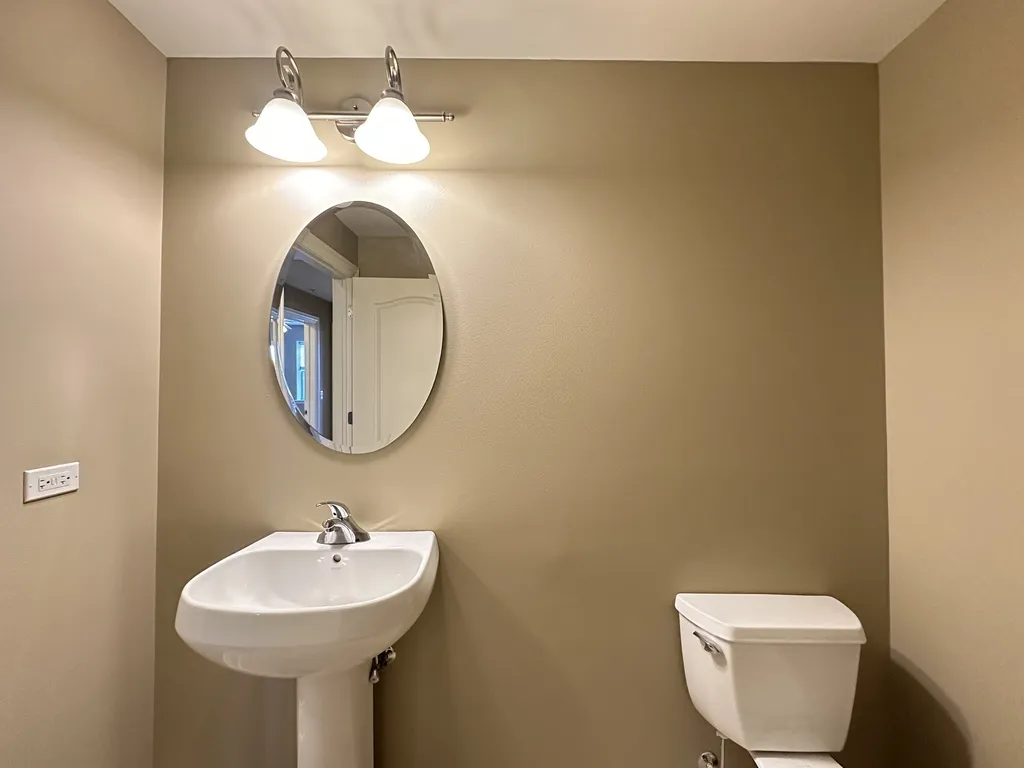 2 Itasca Place, Itasca,  60143, USA 60143-unit#219-Chicago-IL