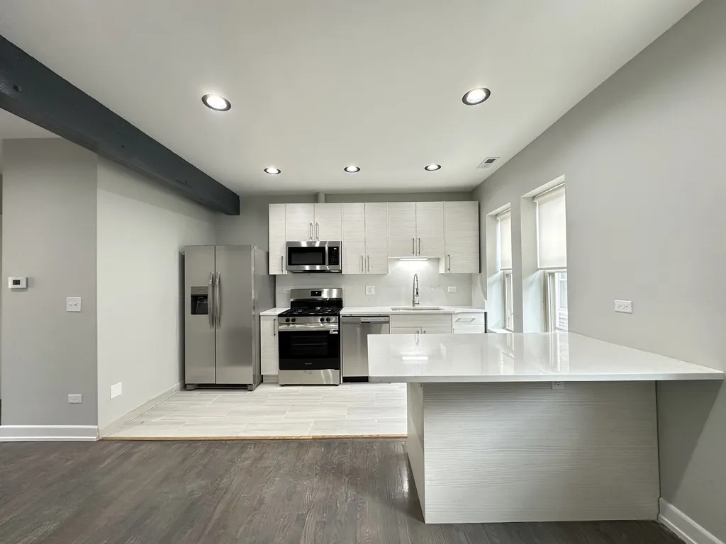 236 S Maple Ave, Oak Park, 60302, USA 60302-unit#3J-Chicago-IL