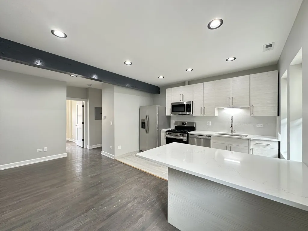 236 S Maple Ave, Oak Park, 60302, USA 60302-unit#3J-Chicago-IL