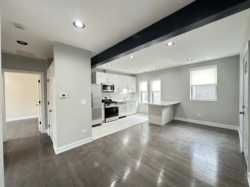 236 S Maple Ave, Oak Park,  60302, USA 60302-unit#3J-Chicago-IL