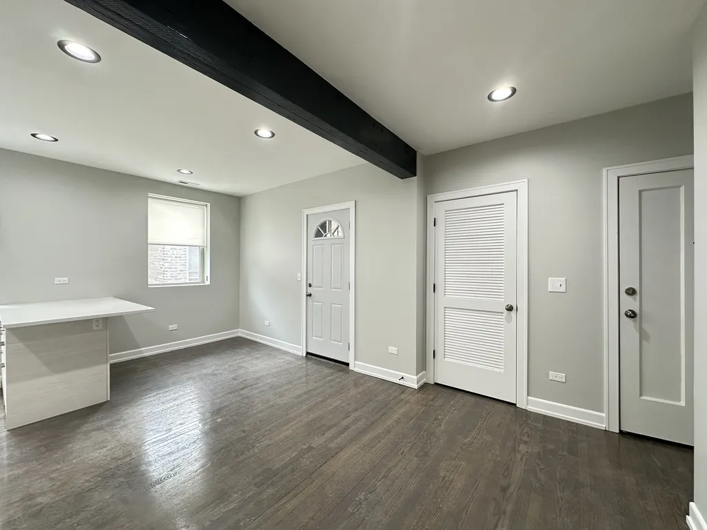 236 S Maple Ave, Oak Park,  60302, USA 60302-unit#3J-Chicago-IL