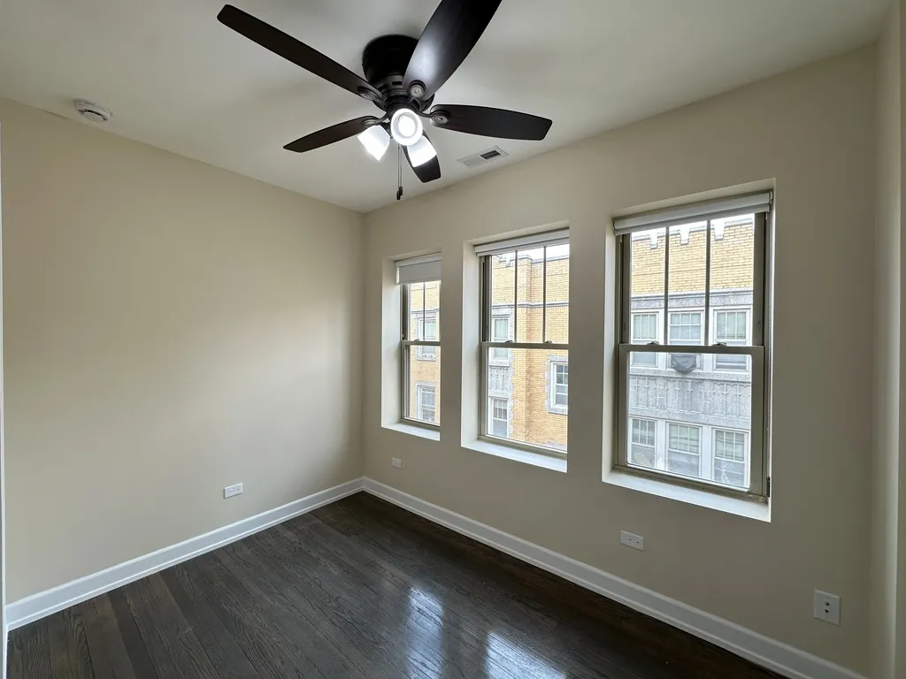 236 S Maple Ave, Oak Park,  60302, USA 60302-unit#3J-Chicago-IL