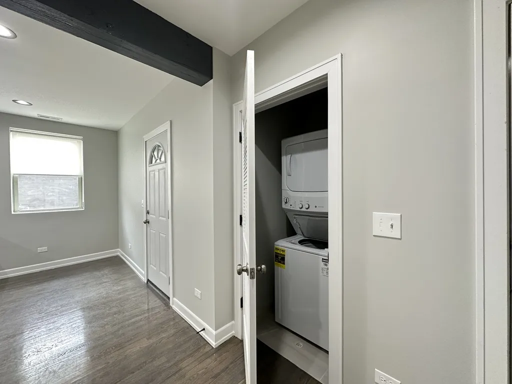 236 S Maple Ave, Oak Park,  60302, USA 60302-unit#3J-Chicago-IL