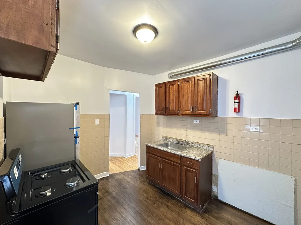 7149 S Constance Ave, , 60649, USA 60649-unit#2W-Chicago-IL