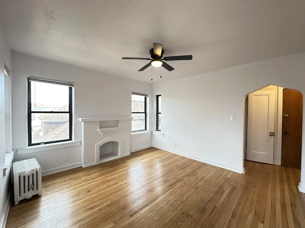 7149 S Constance Ave, , 60649, USA 60649-unit#2W-Chicago-IL