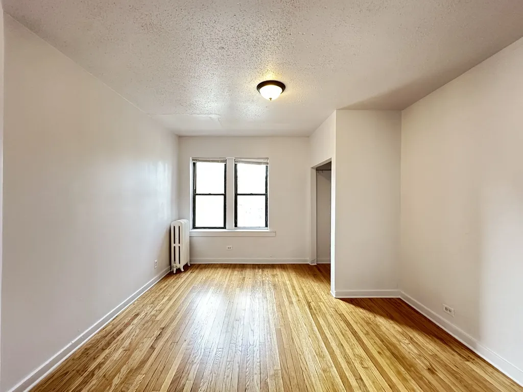 7149 S Constance Ave, , 60649, USA 60649-unit#2W-Chicago-IL