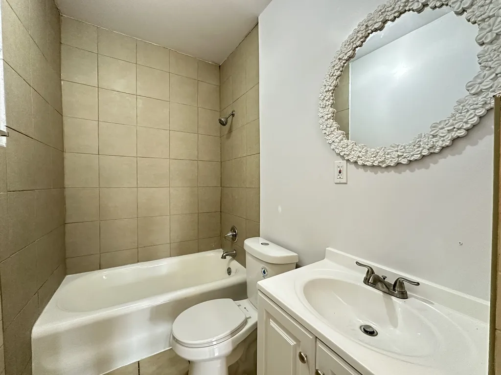 7149 S Constance Ave, , 60649, USA 60649-unit#2W-Chicago-IL