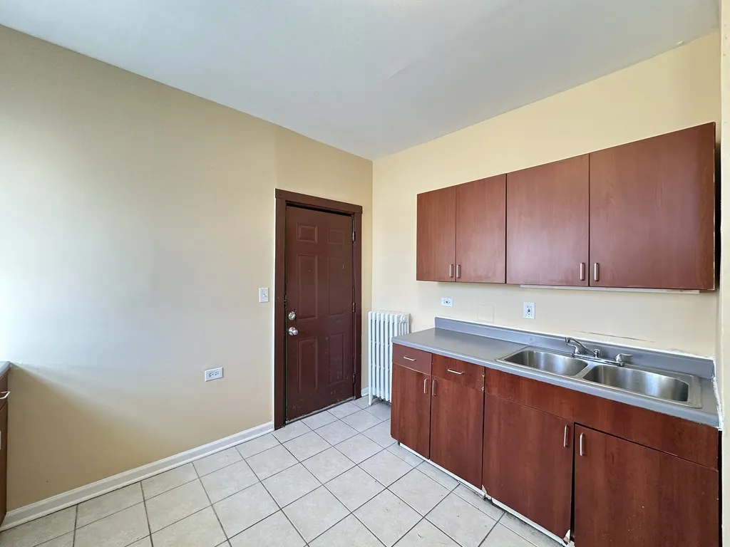 4035 W Gladys Ave, , 60624, USA 60624-unit#2N-Chicago-IL