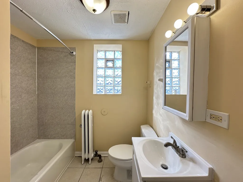 4035 W Gladys Ave, , 60624, USA 60624-unit#2N-Chicago-IL