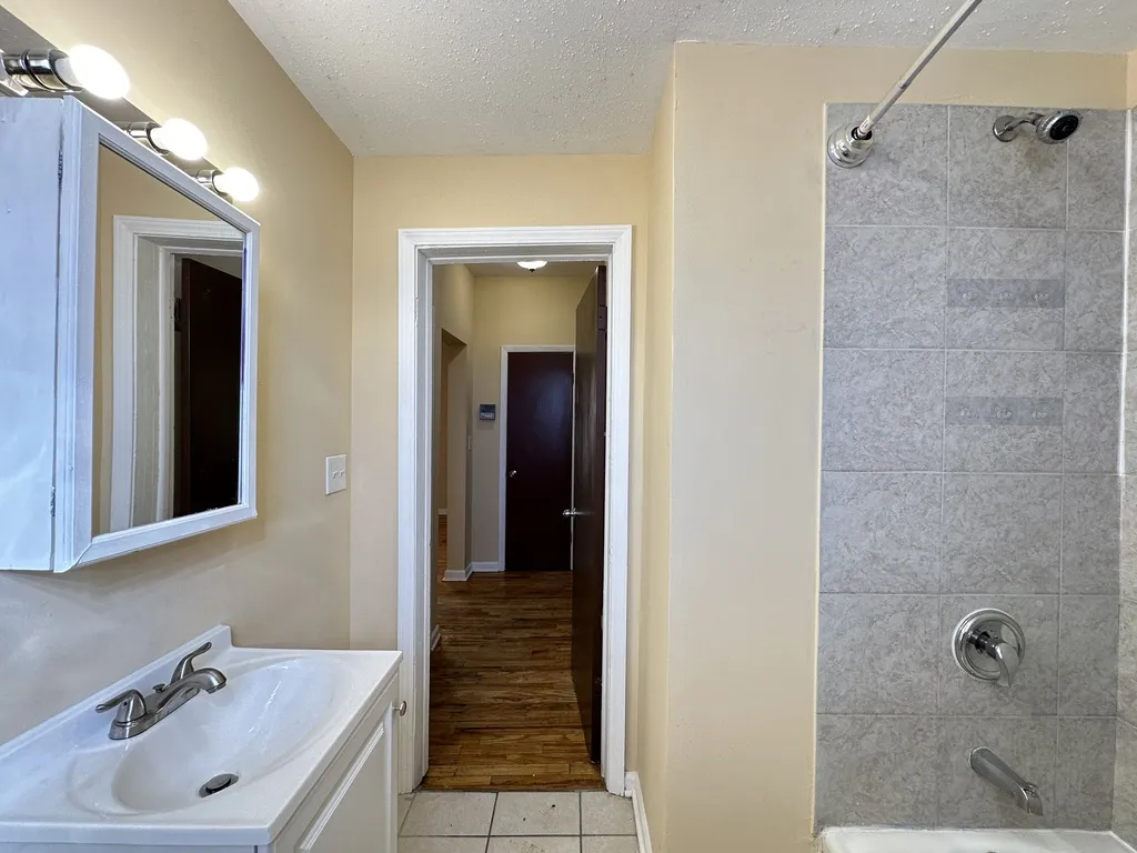 4035 W Gladys Ave, , 60624, USA 60624-unit#2N-Chicago-IL