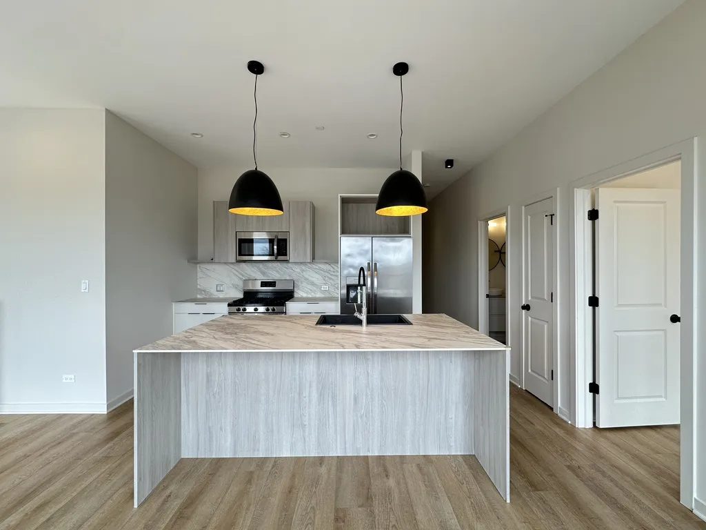 3207 N Narragansett Ave, ,  60634, USA 60634-unit#301-Chicago-IL