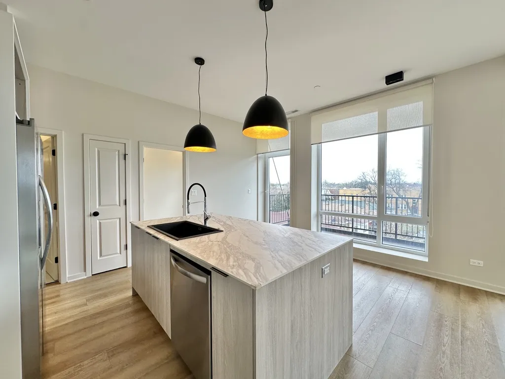 3207 N Narragansett Ave, ,  60634, USA 60634-unit#301-Chicago-IL