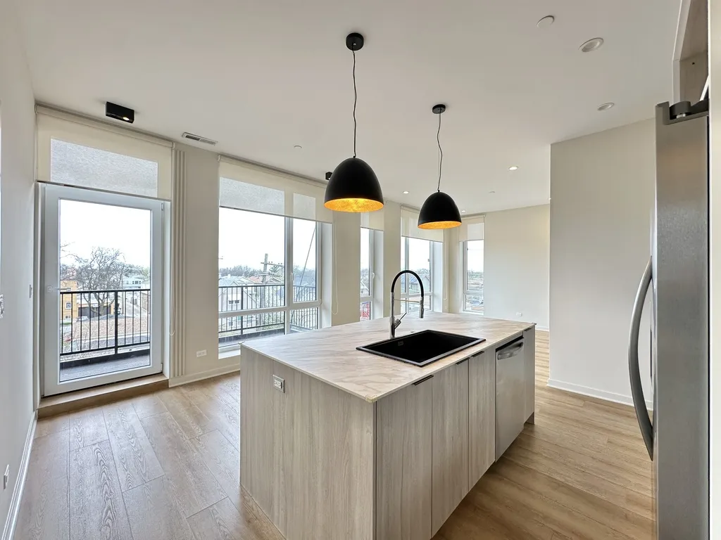 3207 N Narragansett Ave, ,  60634, USA 60634-unit#301-Chicago-IL