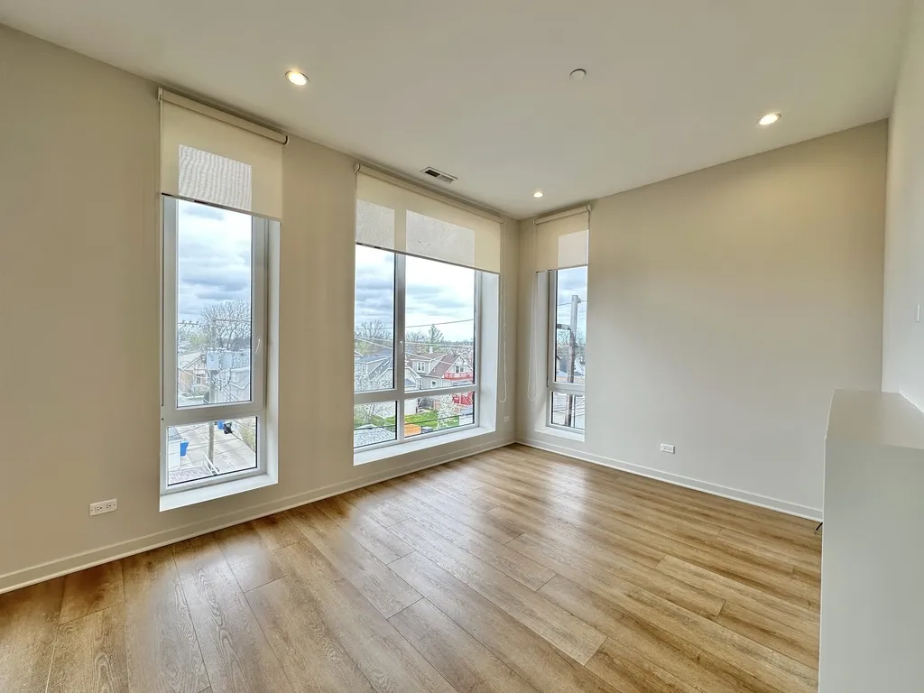 3207 N Narragansett Ave, ,  60634, USA 60634-unit#301-Chicago-IL