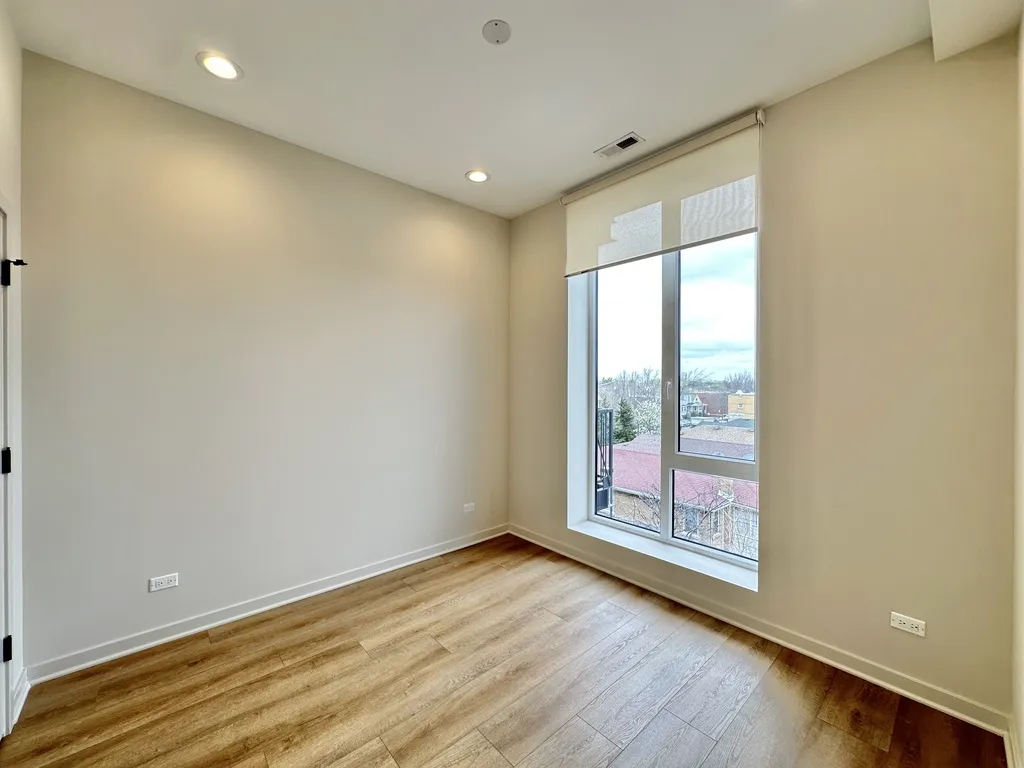 3207 N Narragansett Ave, ,  60634, USA 60634-unit#301-Chicago-IL