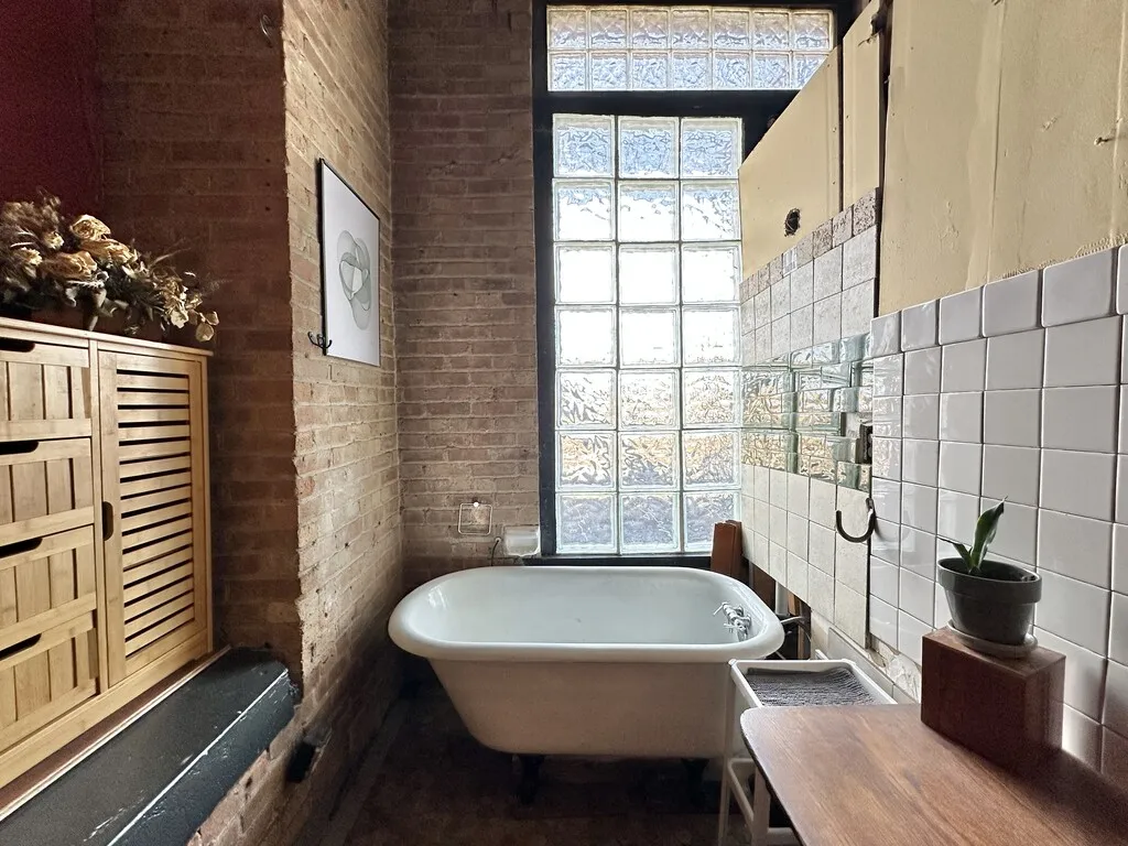 3144 W Carroll Ave, , 60612, USA 60612-unit#2H-Chicago-IL