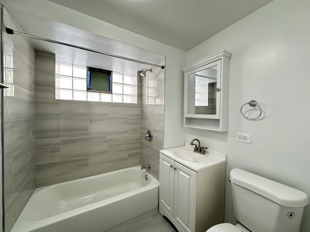 6715 N California Ave, ,  60645, USA 60645-unit#GN-Chicago-IL