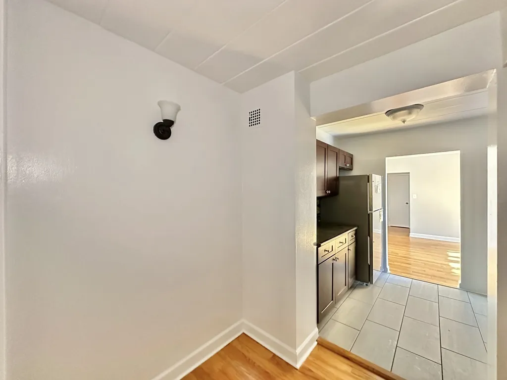 1360 W Touhy Ave, , 60626, USA 60626-unit#405-Chicago-IL