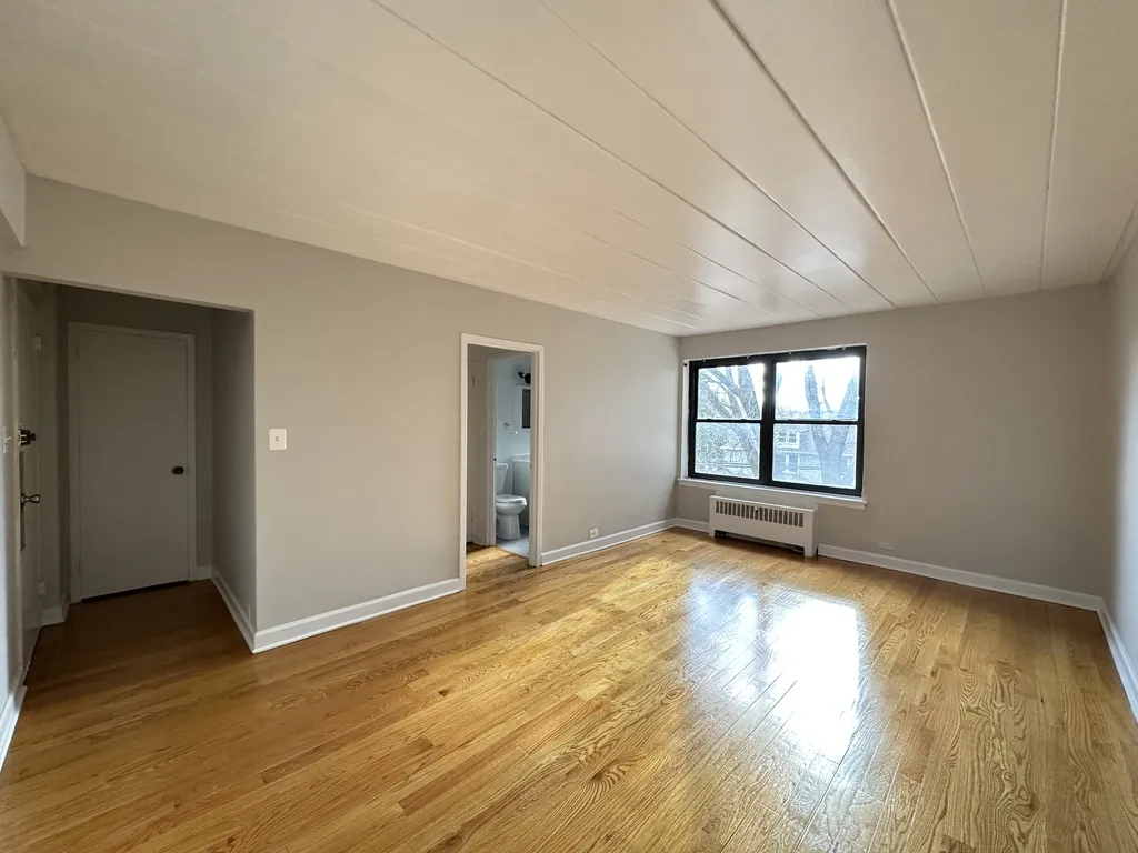 1360 W Touhy Ave, , 60626, USA 60626-unit#405-Chicago-IL