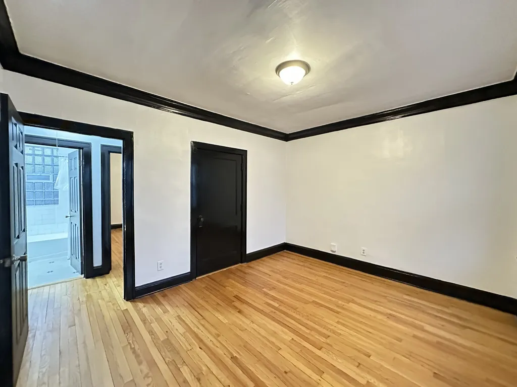 415 E 80th St, ,  60619, USA 60619-unit#1-Chicago-IL