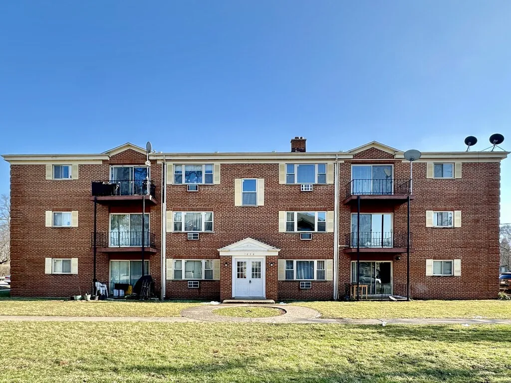 1026 S River Rd, Des Plaines, 60016, USA 60016-unit#2B-Chicago-IL